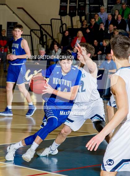 Thumbnail 2 in Wilton vs. Newtown photogallery.