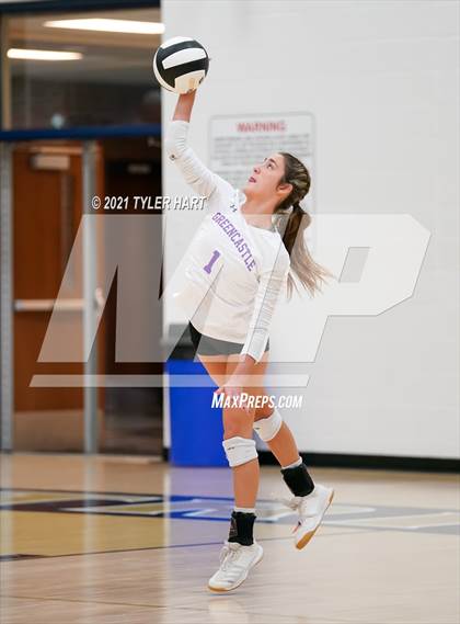 Thumbnail 2 in Greencastle vs. Lebanon (IHSAA 3A Sectional Semi-Final) photogallery.