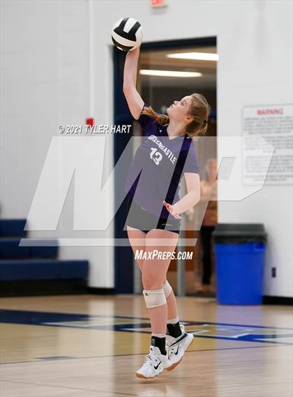 Thumbnail 2 in Greencastle vs. Lebanon (IHSAA 3A Sectional Semi-Final) photogallery.