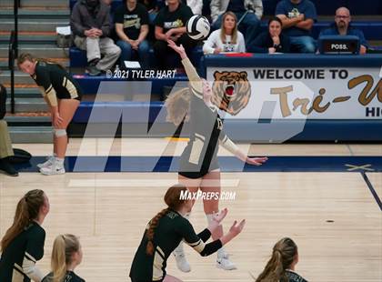 Thumbnail 2 in Greencastle vs. Lebanon (IHSAA 3A Sectional Semi-Final) photogallery.