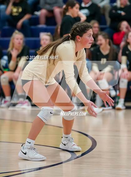 Thumbnail 2 in Greencastle vs. Lebanon (IHSAA 3A Sectional Semi-Final) photogallery.