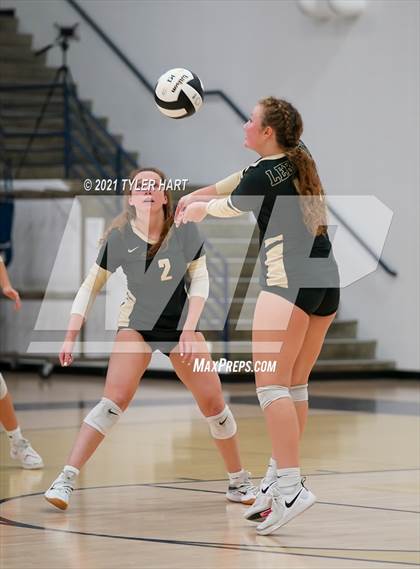 Thumbnail 2 in Greencastle vs. Lebanon (IHSAA 3A Sectional Semi-Final) photogallery.