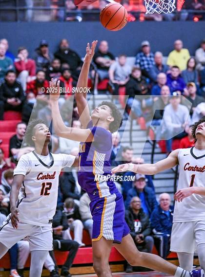 Thumbnail 2 in Roman Catholic @ Central York (PIAA 6A Round 2) photogallery.