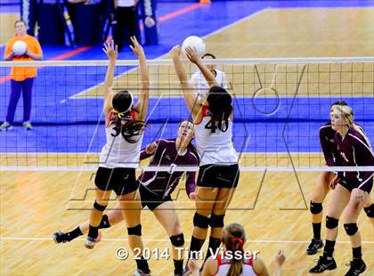 Thumbnail 2 in Idalia vs. Otis (CHSAA 1A Semifinal) photogallery.