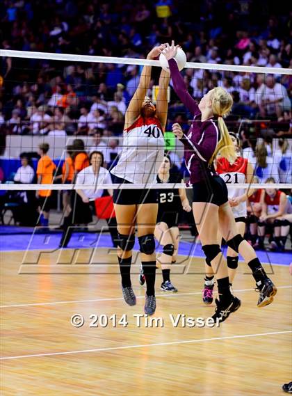 Thumbnail 2 in Idalia vs. Otis (CHSAA 1A Semifinal) photogallery.