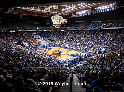 Thumbnail 3 in Hopkinsville vs. Owensboro (KHSAA Sweet 16)  photogallery.