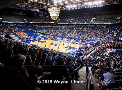 Thumbnail 1 in Hopkinsville vs. Owensboro (KHSAA Sweet 16)  photogallery.