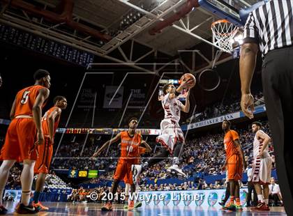 Thumbnail 1 in Hopkinsville vs. Owensboro (KHSAA Sweet 16)  photogallery.