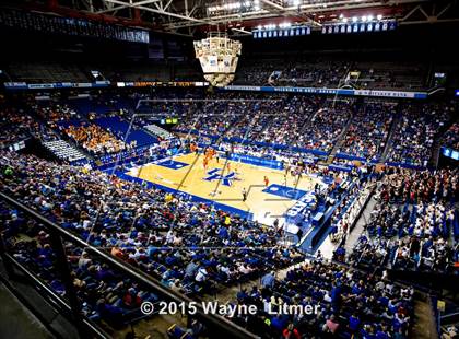 Thumbnail 2 in Hopkinsville vs. Owensboro (KHSAA Sweet 16)  photogallery.