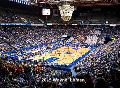 Thumbnail 1 in Hopkinsville vs. Owensboro (KHSAA Sweet 16)  photogallery.