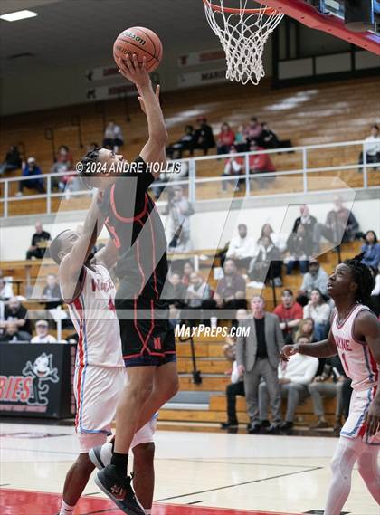 Thumbnail 3 in Fort Wayne North Side vs Fort Wayne Wayne (IHSAA 4A Region 4 Final) photogallery.