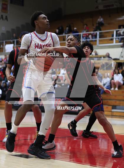 Thumbnail 3 in Fort Wayne North Side vs Fort Wayne Wayne (IHSAA 4A Region 4 Final) photogallery.