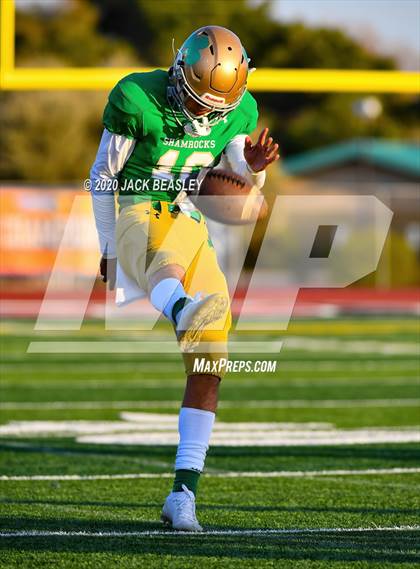 Thumbnail 3 in Yuma Catholic vs. Snowflake (AIA 3A Final) photogallery.