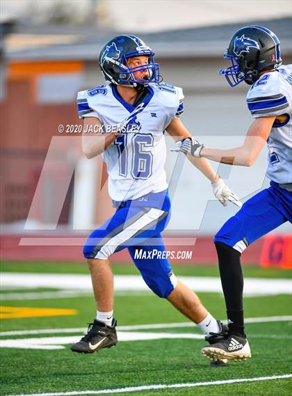 Thumbnail 3 in Yuma Catholic vs. Snowflake (AIA 3A Final) photogallery.