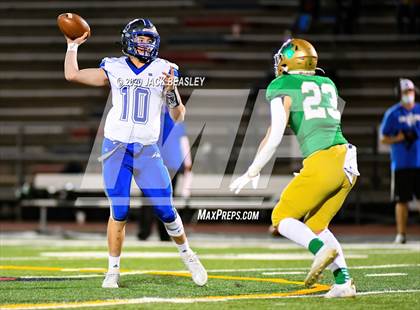 Thumbnail 1 in Yuma Catholic vs. Snowflake (AIA 3A Final) photogallery.