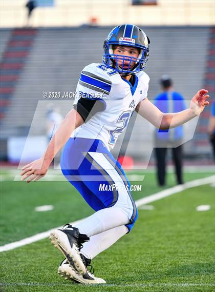 Thumbnail 2 in Yuma Catholic vs. Snowflake (AIA 3A Final) photogallery.