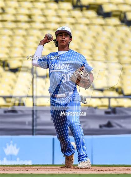 Thumbnail 2 in Carson vs. Banning (CIF LA City Section DIV 1 Championship) photogallery.