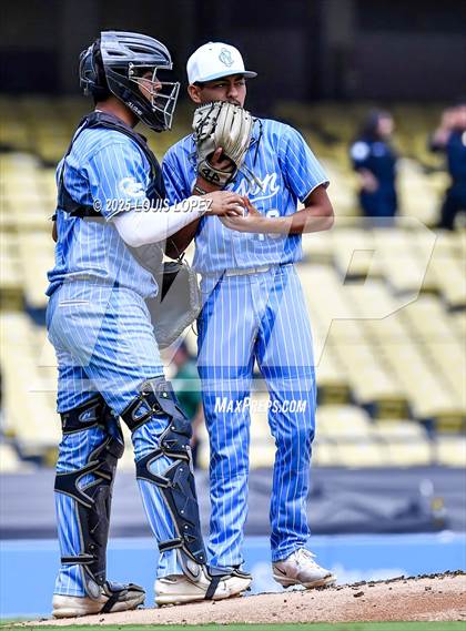 Thumbnail 2 in Carson vs. Banning (CIF LA City Section DIV 1 Championship) photogallery.