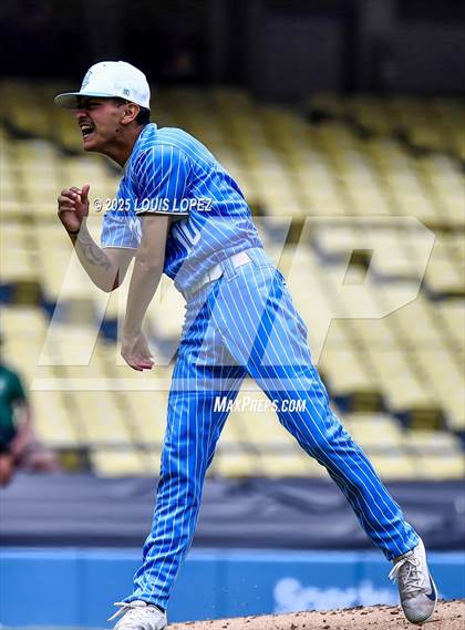 Thumbnail 2 in Carson vs. Banning (CIF LA City Section DIV 1 Championship) photogallery.
