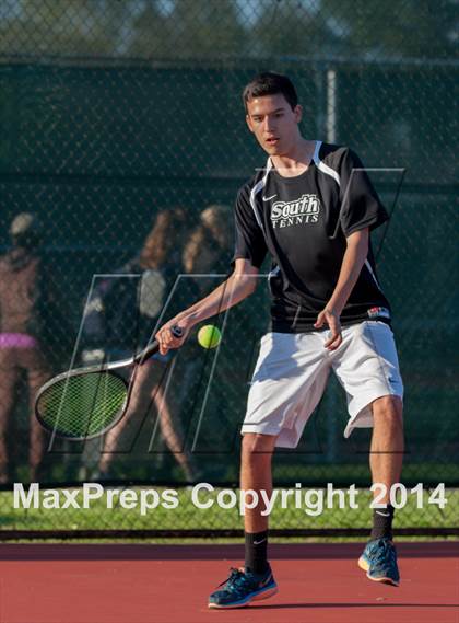 Thumbnail 3 in Emery/Weiner vs. Lutheran South photogallery.