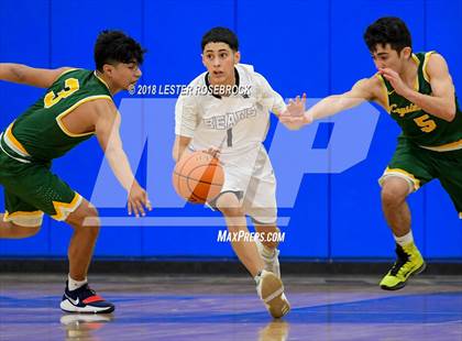 Thumbnail 1 in West Oso vs. Crystal City (UIL 4A Area Playoffs) photogallery.