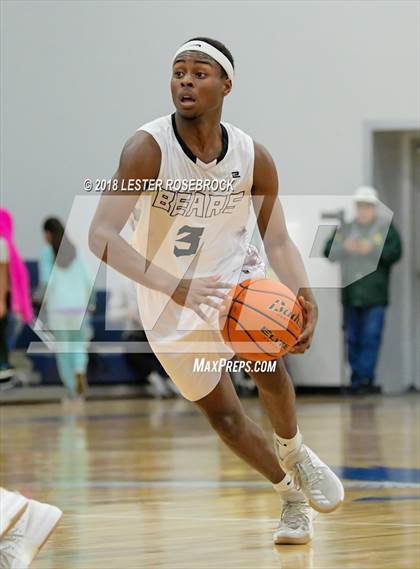 Thumbnail 1 in West Oso vs. Crystal City (UIL 4A Area Playoffs) photogallery.