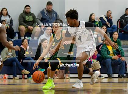 Thumbnail 2 in West Oso vs. Crystal City (UIL 4A Area Playoffs) photogallery.