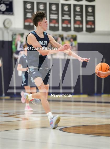 Thumbnail 3 in Valor Christian @ Columbine photogallery.