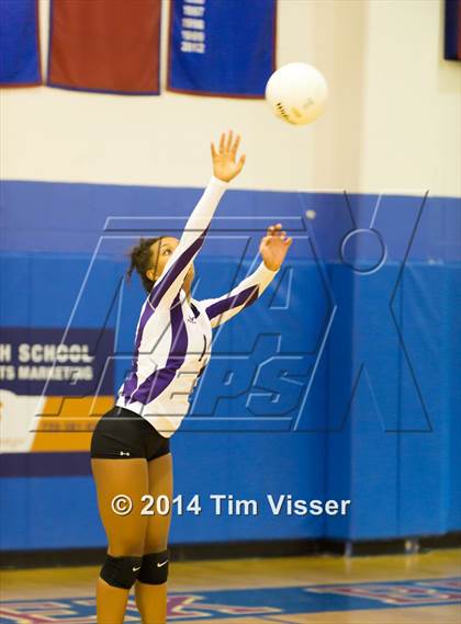Thumbnail 2 in Arvada West vs. Cherry Creek photogallery.