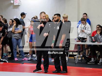 Thumbnail 1 in UIL Region 4 Wrestling Finals photogallery.