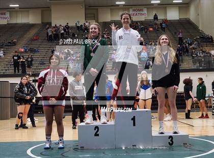 Thumbnail 2 in UIL Region 4 Wrestling Finals photogallery.