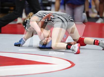 Thumbnail 2 in UIL Region 4 Wrestling Finals photogallery.