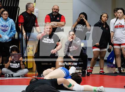 Thumbnail 1 in UIL Region 4 Wrestling Finals photogallery.