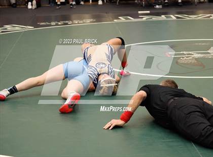 Thumbnail 3 in UIL Region 4 Wrestling Finals photogallery.