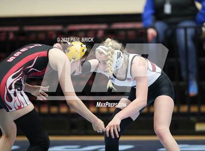 Thumbnail 1 in UIL Region 4 Wrestling Finals photogallery.