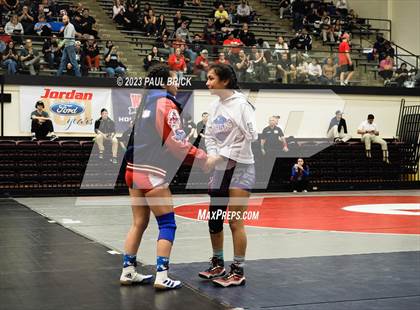 Thumbnail 2 in UIL Region 4 Wrestling Finals photogallery.