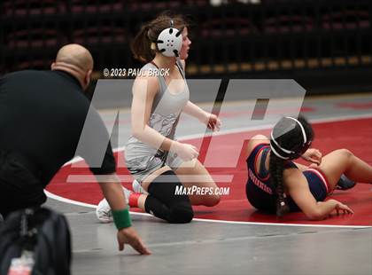 Thumbnail 1 in UIL Region 4 Wrestling Finals photogallery.