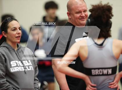 Thumbnail 1 in UIL Region 4 Wrestling Finals photogallery.