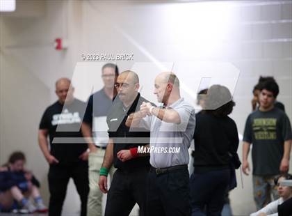 Thumbnail 2 in UIL Region 4 Wrestling Finals photogallery.