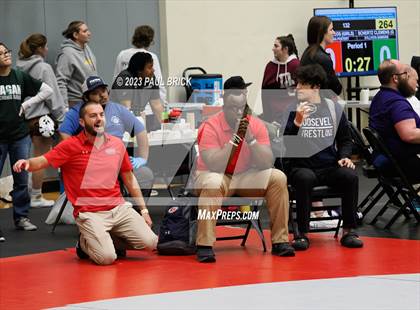 Thumbnail 2 in UIL Region 4 Wrestling Finals photogallery.