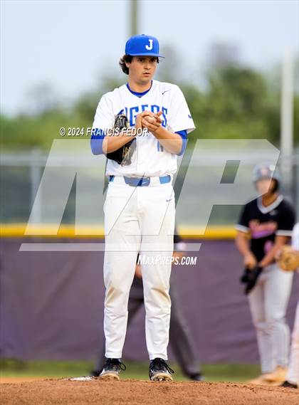 Thumbnail 3 in Lennard @ Jesuit (Saladino) photogallery.