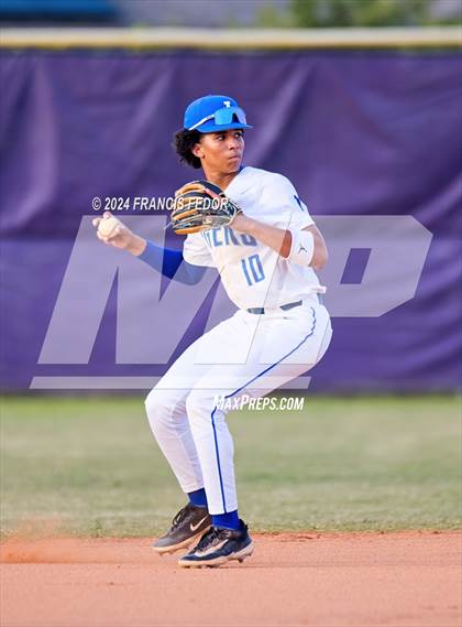 Thumbnail 2 in Lennard @ Jesuit (Saladino) photogallery.