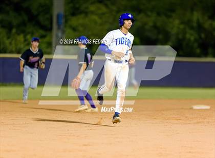 Thumbnail 1 in Lennard @ Jesuit (Saladino) photogallery.