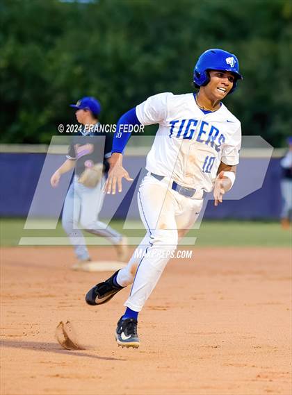 Thumbnail 1 in Lennard @ Jesuit (Saladino) photogallery.