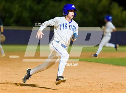 Thumbnail 3 in Lennard @ Jesuit (Saladino) photogallery.