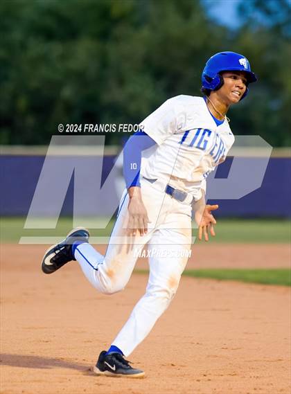 Thumbnail 1 in Lennard @ Jesuit (Saladino) photogallery.
