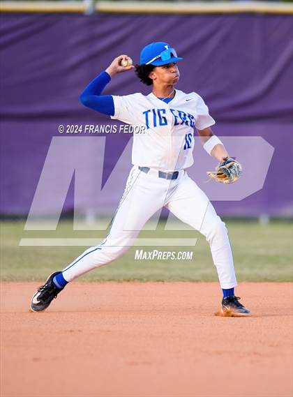Thumbnail 1 in Lennard @ Jesuit (Saladino) photogallery.