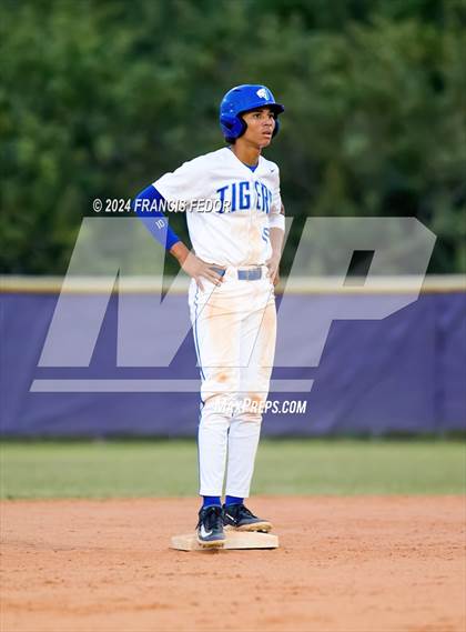 Thumbnail 3 in Lennard @ Jesuit (Saladino) photogallery.