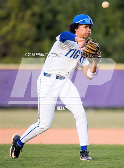 Thumbnail 2 in Lennard @ Jesuit (Saladino) photogallery.