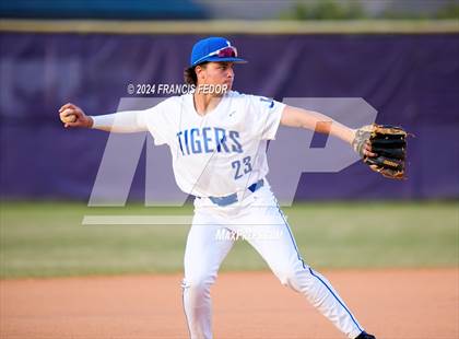 Thumbnail 2 in Lennard @ Jesuit (Saladino) photogallery.